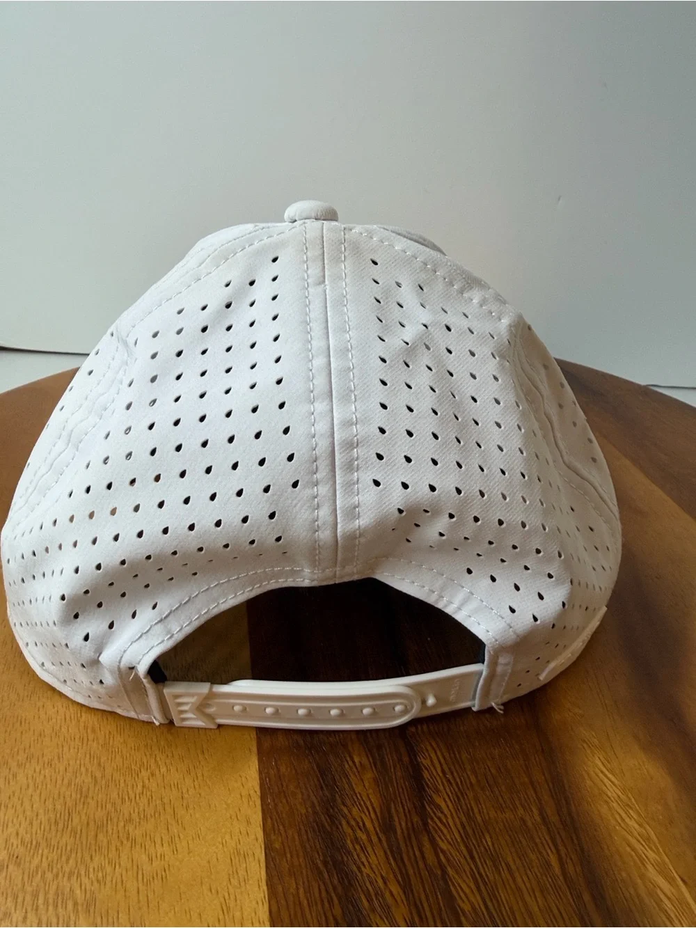 Melin white A-Game Hydro hat, clean, size 58 CM - Picture 4 of 9